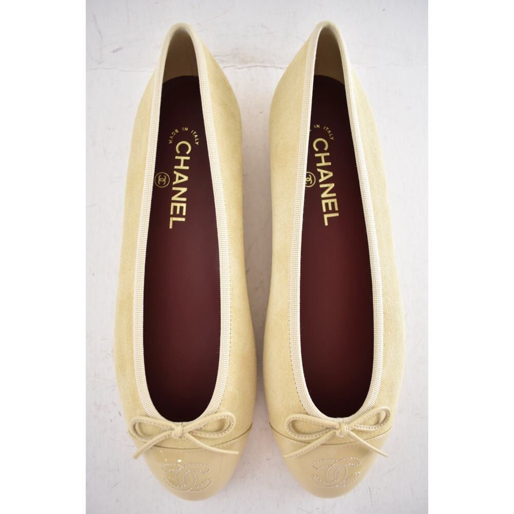 Chanel 26A Beige Suede Patent Leather CC Logo Bow Tie Ballet Ballerina Flat 38 - Picture 14 of 16
